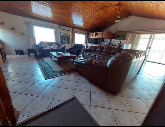 4 BEDROOM HOUSE FOR SALE IN PRETORIA GARDENS